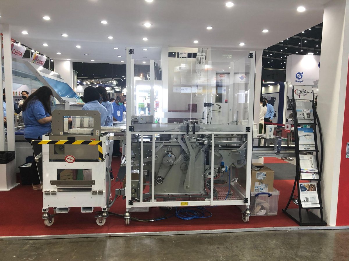 MardenEdwards's tweet image. It's great to be here in Bangkok at #ProPakAsia2022 ...lots of interest in our EVO Series overwrapper with bander unit. We are here at #BITEC until tomorrow (Saturday) afternoon. Drop by and say hello to our very own Ben Hawes, and see the #EVOseries in action.