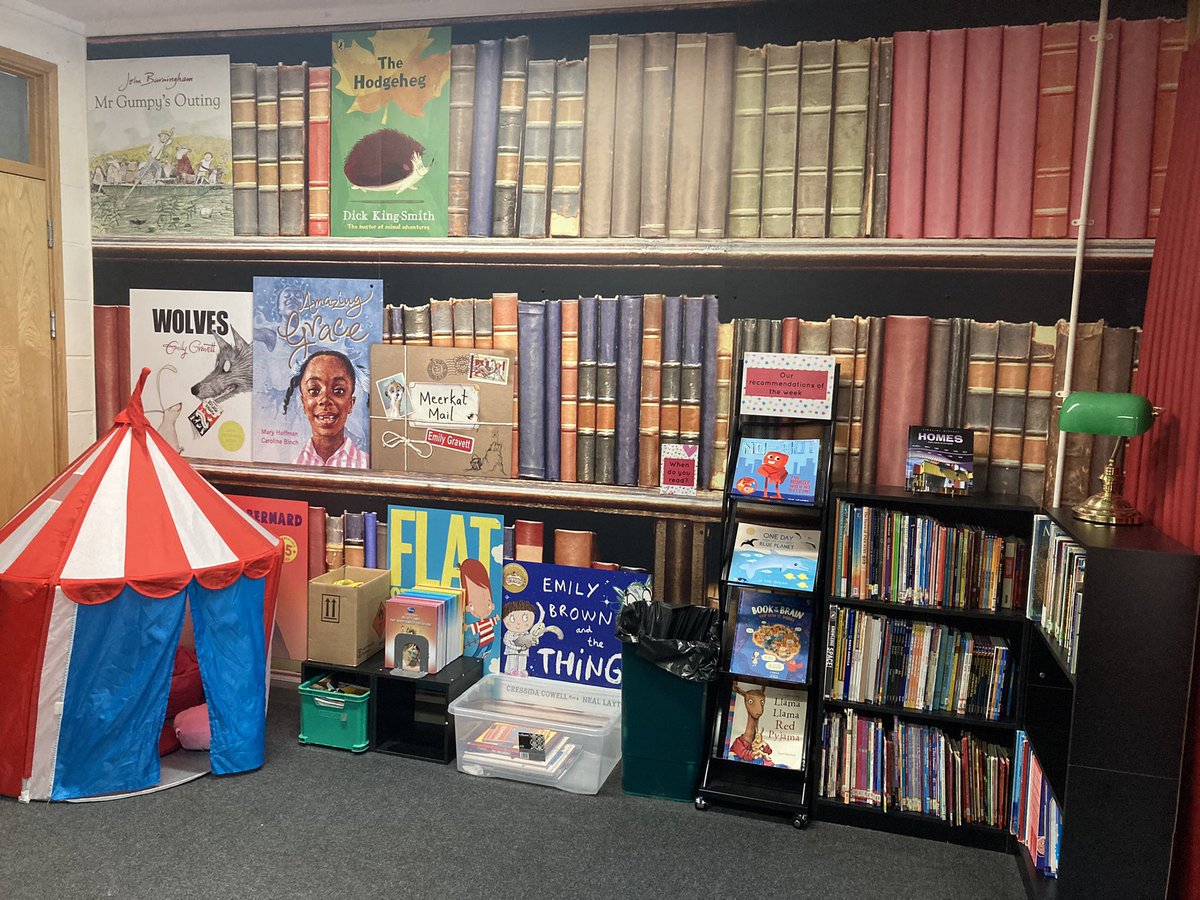 LEADTSHub's tweet photo. Our ITT Lead was lucky enough to work in such a fabulous school library this afternoon - take a look! Thank you to everyone at Church Lane Primary School who has supported SCITT trainees @CL_Primary @LincScitt #LEADITT🎓 #collaboration https://t.co/WoL8pT01Kr