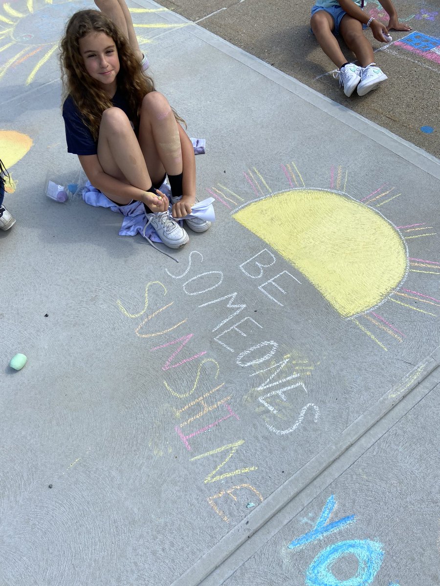 Deb58201864's tweet photo. Wrapping up our last Friday together at MTV! We “chalked the walk” with inspirational messages for each other! 📚✏️@MtView07836 @melandyk @JOlsyn1109 @ZywickiR https://t.co/FZRB3DHfUU