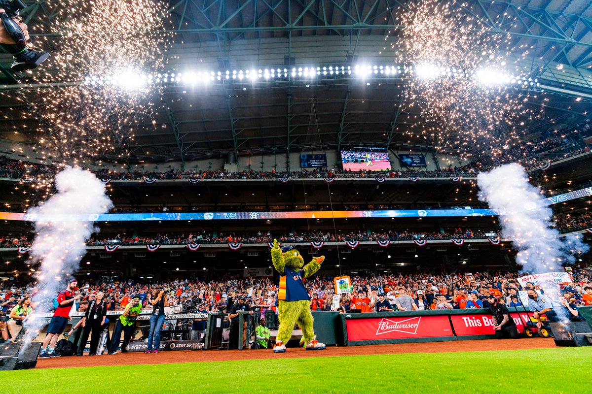 astros's tweet photo. Happy #NationalMascotDay to the best! https://t.co/rFDhbrWnad