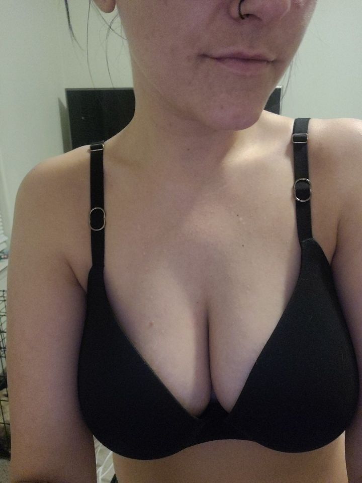 FoxxTail286's tweet photo. I'm fuckin horny, who wants to sext with me!? #sellingcontent #buyingcontent #adult #orgasm #sexting #onlyfansgirl #onlyfansbabe #letsgetoff https://t.co/HmTYivFfQP