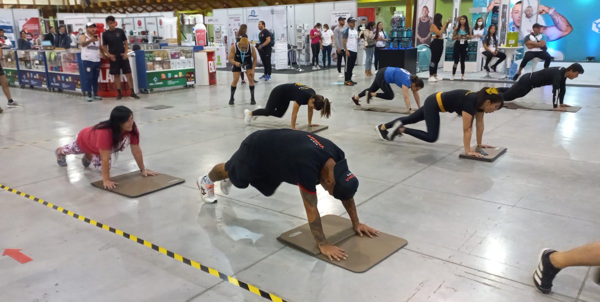 DeporteEc's tweet photo. Participamos en la Feria #Expofit que se realiza en el Centro de Exposiciones Quito, donde mostramos a la ciudadanía los beneficios de la práctica deportiva. 🇪🇨
Nuestro proyecto #EncuentroActivo incentiva a los visitantes al evento . 💪 https://t.co/RlpIBEDUpK