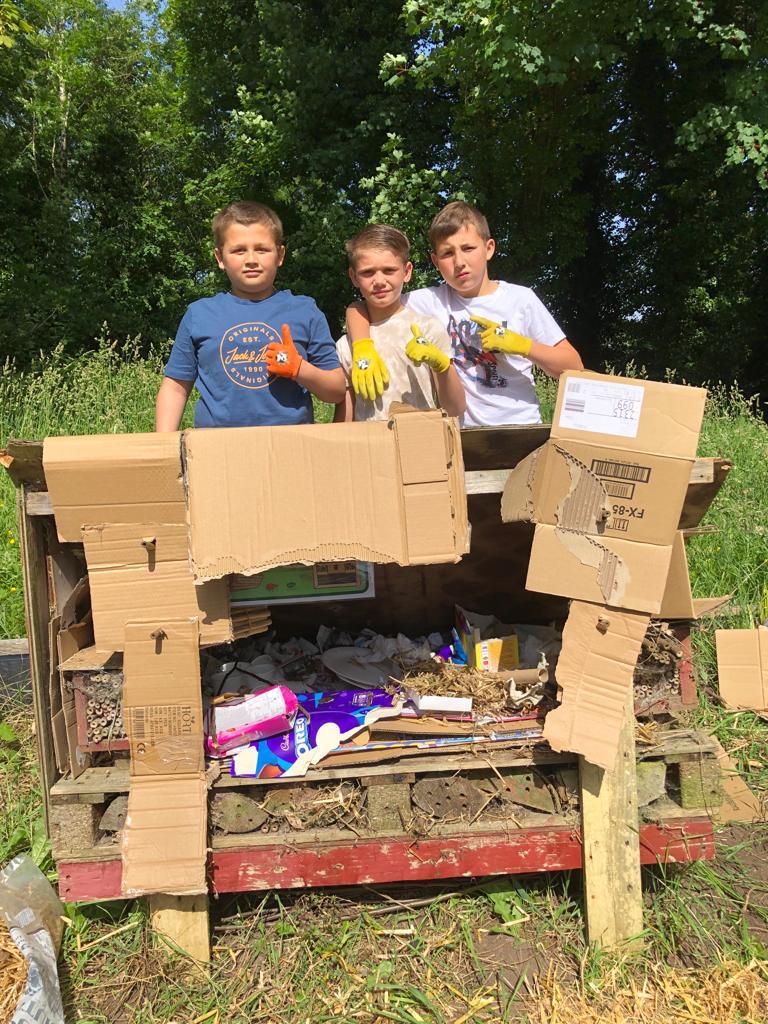 TES Torfaen (@voiceequal1) on Twitter photo The boys from Griffithstown Primary <a href="/Griff_DEPUTY/">Mrs C Pugh</a> <a href="/Griff_HEAD/">Griffithstown Primary School</a> are making a bug hotel with Mrs Knight The boys from Griffithstown Primary <a href="/Griff_DEPUTY/">Mrs C Pugh</a> <a href="/Griff_HEAD/">Griffithstown Primary School</a> are making a bug hotel with Mrs Knight