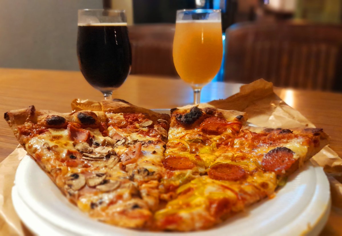 Stuart_Pickard's tweet photo. Great #Pizza via @pizza_pieces great beer via @ExchangeCBH @nightjarbrewco #HebdenBridge @beerofsmod #Sheffield #SupportLocal #DrinkLocal #ShopLocal #EatLocal #GingRealAleTrail @Stuart_Pickard #CraftBeer #Beer #RealAle #Ale #PoshBeer #FancyBeer #SourFest #TimeForBeer https://t.co/iaP1dxlJeV