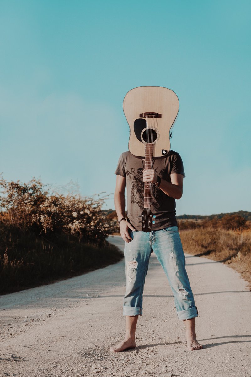 AuthorRadley's tweet photo. If you had to choose 3 songs to describe the weekend you hope to have, what would they be? #writingcommunity #writersinspiration #writerslife #soundtrack #summervibes #GoodVibrations #Happy #PlaythatSax #ColdPlay #HeadfullofDreams #GeorgeEzra https://t.co/fZjJqfwdoT