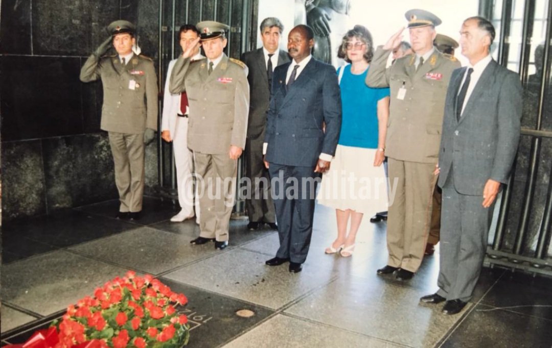#Cuba is revered for its role in #Africa having provided key physical &amp; material support to several African states in the fight against imperialism &amp; apartheid.
Museveni’s message at Castro's funeral summed up the Cuban role in Africa's liberation struggle./3