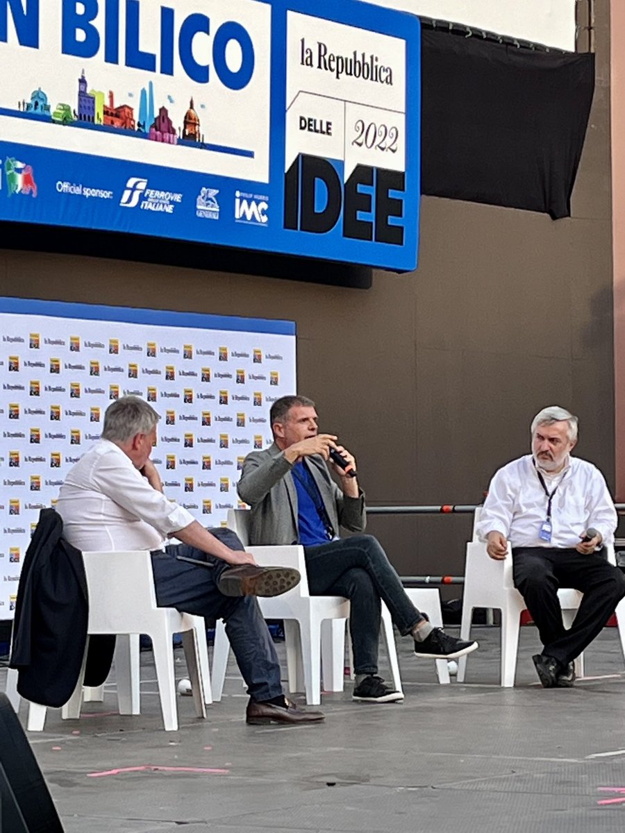 stealoia's tweet image. ⁦Dall’America a Bologna, ⁦@stefanomassini⁩ con @gerrygreco⁩ e ⁦@Maumol⁩ nella piazza di #RepIdee2022 di ⁦@repubblica⁩ ⁦@RepIdee⁩
