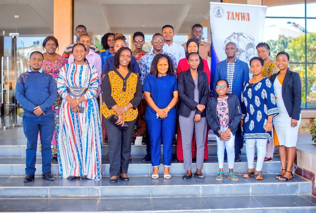 TAMWA_'s tweet photo. @TAMWA_ na @ZainaFoundation June 15,2022 waliwakutanisha wadau wa haki za kidijitali kujadili mrejesho wa tafiti waliyoifanya juu ya uzimwaji wa mitandao nchini wakati wa matukio mbalimbali kama uchaguzi, pamoja na namna bora ya kuzikabili changamoto hizi pindi zitapojitokeza. https://t.co/cwpyyBQf9A