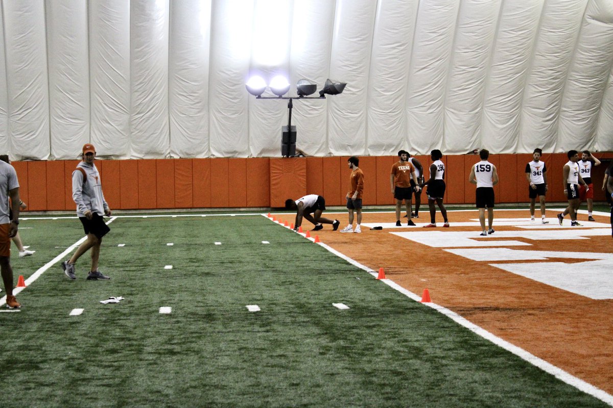 RobertPerryll1's tweet photo. Had a great time yesterday a @TexasFootball CAMP! Learned a lot of things from their ELITE coaching staff that I’ll be adding to my game. - @CoachBoUT @CoachKScholz @RPHS_FB @Coach_LaFavers #panthers #football #texasfootball #ncaa https://t.co/DYrUF10wpM