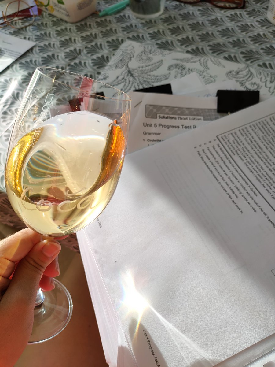 Artificial_hmn1's tweet image. Grading the last papers. Like last 60 papers. My plans for this weekend are quite clear. What about your? Also, it's quite hot. Keep yourself hydrated! #wine  #winelover #gradingpapers