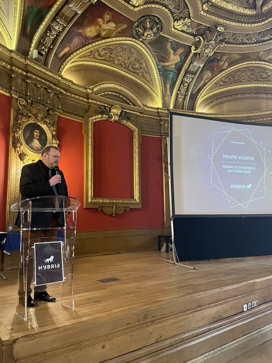 hybrialyon's tweet photo. Soirée de remise des diplômes 2021

Discours de @valentin_phil président de la @CCILYONMETRO à nos diplômés https://t.co/mz2HO5B5G2