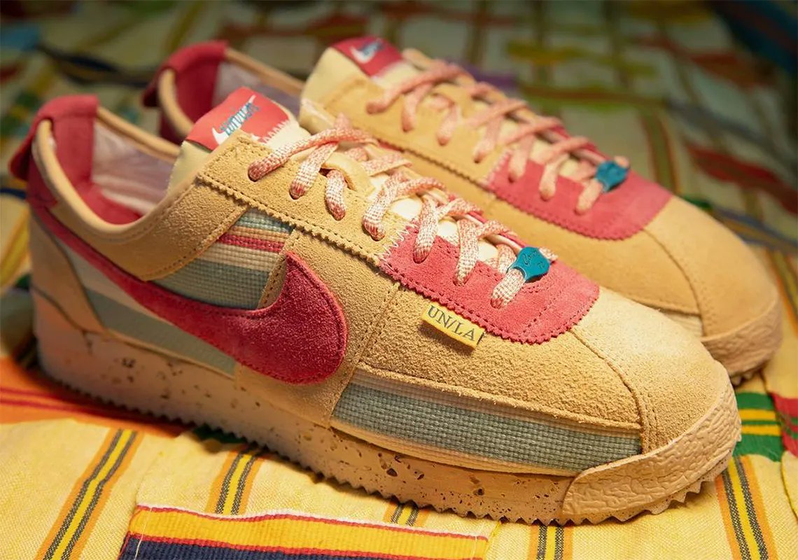 SneakerNews's tweet photo. Union LA x Nike "Un-Cortez" in Sesame and Off Noir ⛺️ https://t.co/bnRTmM4IBH