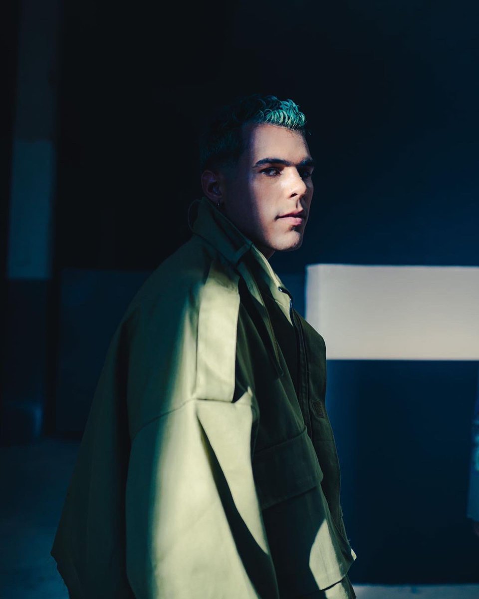 CNCOmusic's tweet image. Loco, loco si cruzas por la calle. 💎