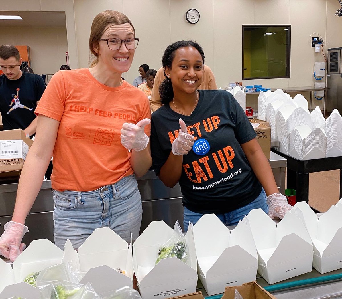 threesquareLV's tweet photo. Did you know? Our Childhood Nutrition Programs dept. runs the #MeetUpAndEatUp summer meals program for kids. The team is hard at work this morning assembling boxed meals.💪

Kids 18 and under can receive free meals at participating sites through 8/5. 👉 https://t.co/Q8tkMzXOus https://t.co/PYHm06s815