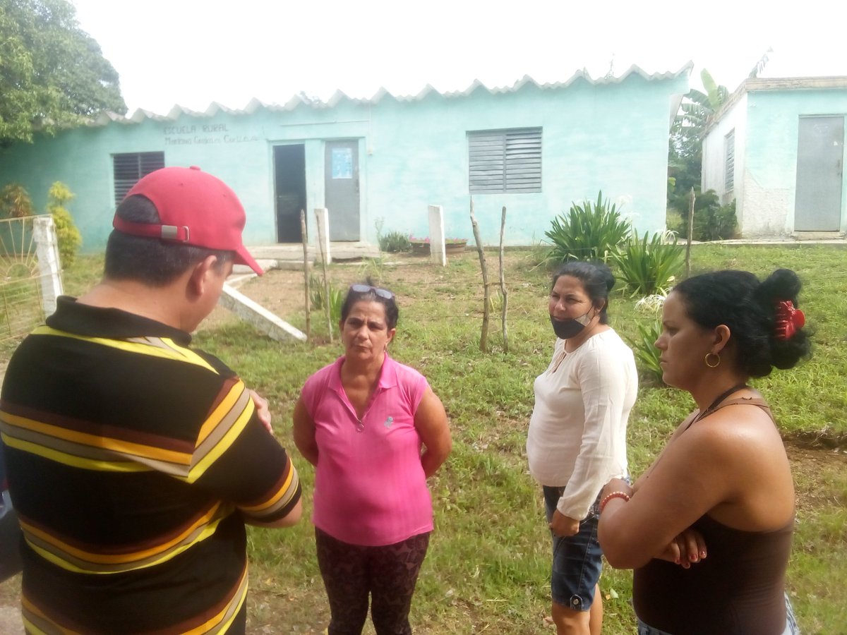 JoseR_AmppLP's tweet photo. En visita a la comunidad #ElCacho, intercambié con los pioneros de la Escuela Rural #MarianaGrajales.
En el intercambio conocí sobre las actividades educativas que realizan y se evidenció el entendimiento de la población de la comunidad ante la situación energética del país. https://t.co/znKPIBMdyA