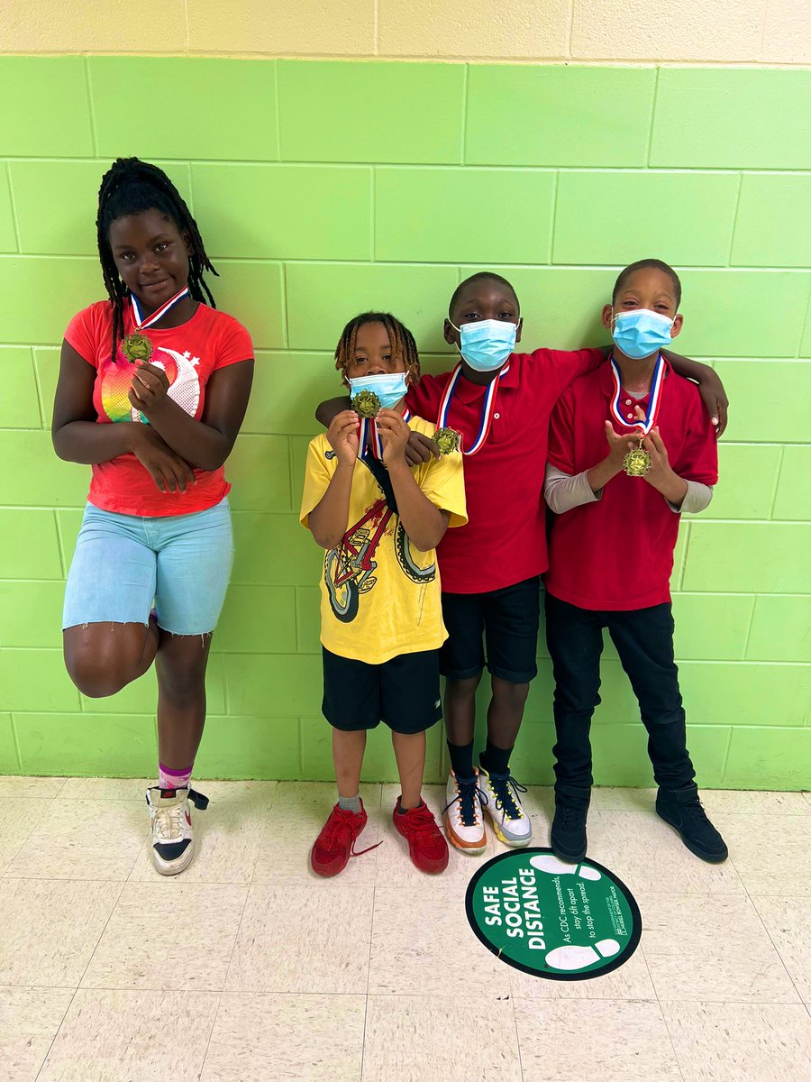 LibraryHongress's tweet photo. 🏅MEDALS for our ‘Battle of the Books’ participants! @angfalkenberg @JLWDC @dcpublicschools @DCLALibrarians @DCLA_SLS @3StarsBookAward @kmwashburn1 @DCPSChancellor @MayorBowser @MalcolmXDCPS #DCPS #DCPSlibrarians #librarians #DClibrarians #read #readersareleaders #readers #medals https://t.co/GIMXoeer9G