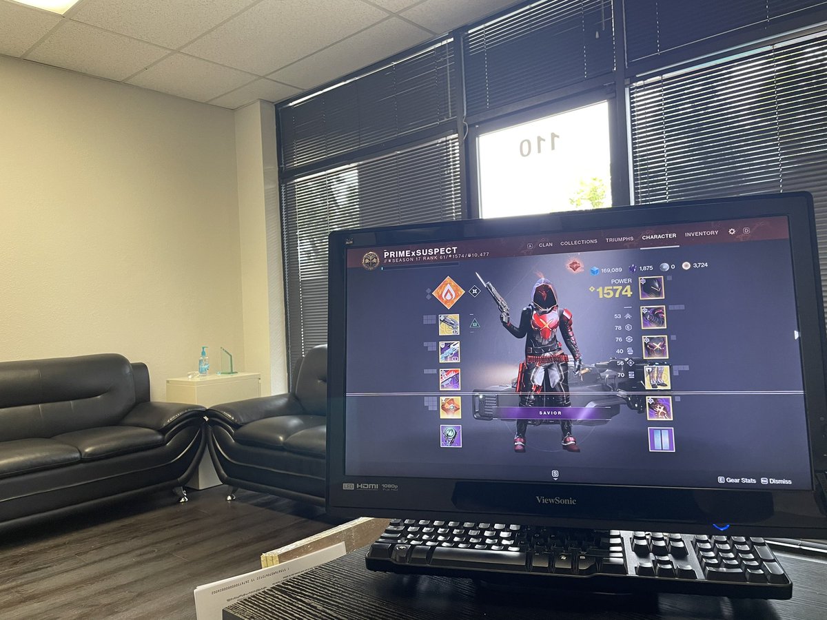 PRIMExRIB's tweet photo. When work is slow. #Destiny2 #Stadia #BrokenMonitor https://t.co/MFgcBXohRp