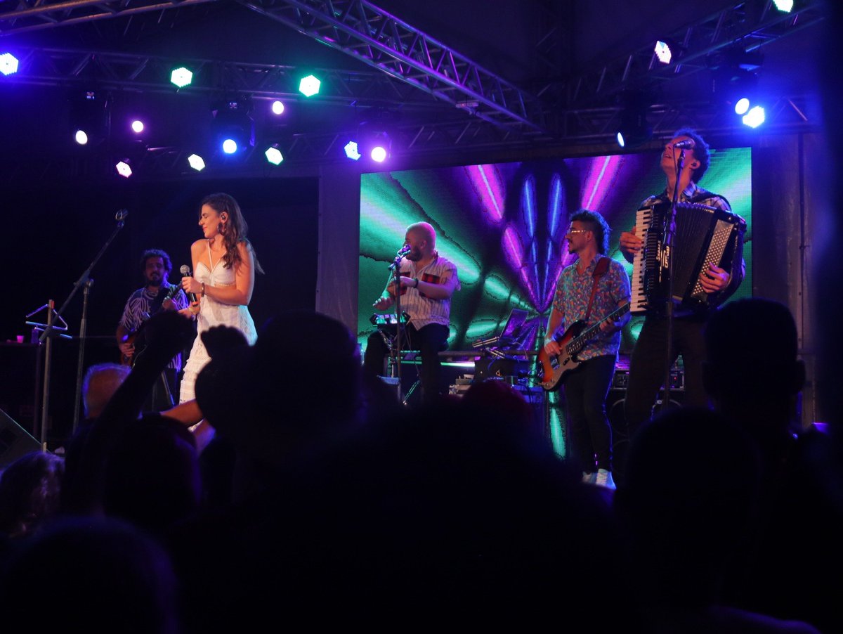 MST_Oficial's tweet photo. Também passaram pelo palco externo da nossa feira ontem os artistas Maciel Salu (PE) e Zé Hilton (RN) com muito forró.
Na noite de hoje teremos mais atrações culturais!
📸 Mylena Sousa
#IFENAFES #TodosPelaReformaAgrária #AlimentoSaudávelÉumDireito https://t.co/9PqWm8putJ