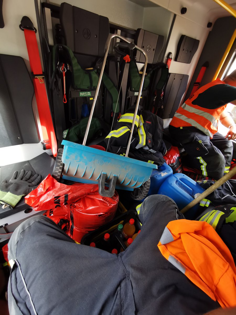 Kingsnetic's tweet photo. 3 WL Spots for @The0xffice for the 3 best @DeepEndNFT mint location photos. Post them below! I minted my Grind Bypass in the fire truck! 🚒📱💲

#Giveaway #WLSpots #NFTs https://t.co/WGSUCcb3zu