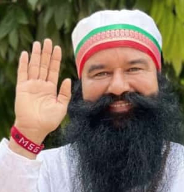 Gurasim_Mumma's tweet photo. Pita g @Gurmeetramrahim Aapki eyes ki attraction or bhi bad gyi hai 🥹 https://t.co/J3VnDSDyDy