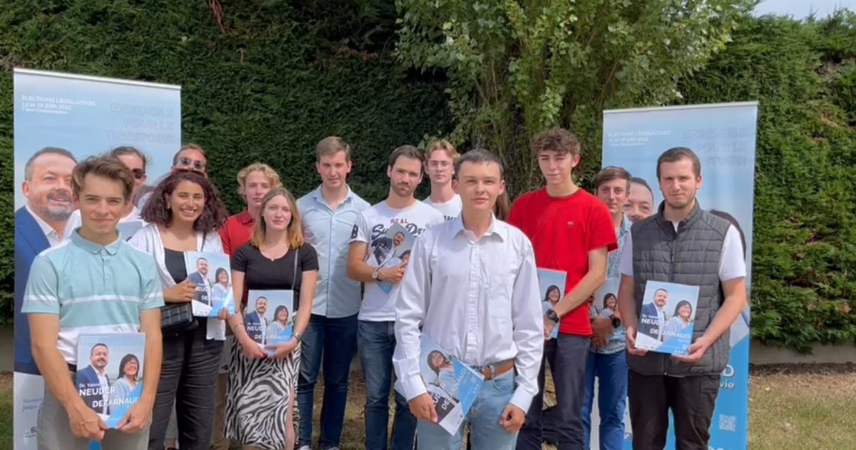 Republicains38's tweet photo. Les @jeunesreps38 sur le terrain pour faire gagner @yannickneuder ! https://t.co/T8q2j88fg1