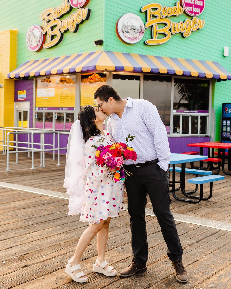 pacpark's tweet image. #FunFactFriday: Pacific Park is the ideal romantic backdrop with  fun colors and beach vibes. ✨🌅💕

Congratulations to these two on their beautiful elopement! 💍🎉

📸: @TMinspired