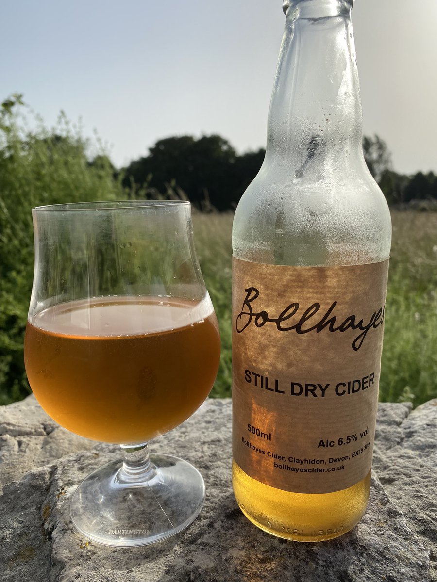 elstonandson's tweet photo. Its Friday in the West Country and this cold @bollhayes is most most welcome ๐ฅต #cider #craftcider #devoncider . And itโs bloody lovely ๐
https://t.co/VbRxIwB8Yx https://t.co/Ho8qrzAxkm
