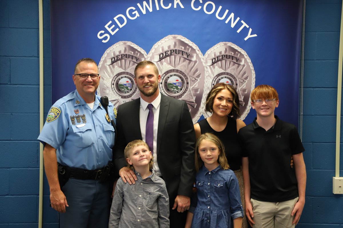 Congratulations to Detective Hephner as he begins the next step of his career following his promotion to the rank of Sergeant! Help us wish him luck as he moves on to the next step of his journey.