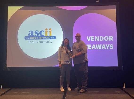 Bizzity_co's tweet photo. Day 2 of the ASCII Success Summit is a wrap. Congratulations to LanDai Tran from Greenlight Information Systems for winning the Leatherman from Bizzity!

#Bizzity #LetsGetBizzity #WeClickSaaS #ASCIISUCCESS https://t.co/CFqh0LQUFR