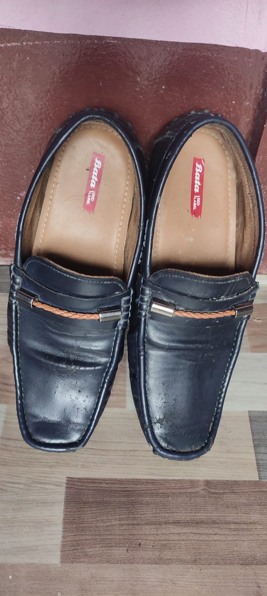 atmazhar's tweet photo. @BATA_India just a couple of months and at max used it for 7-8 days and look at the condition, you promise quality https://t.co/86Tv7TlPSN