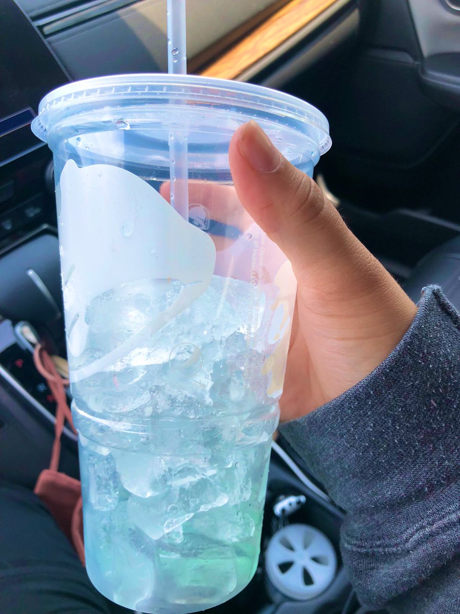 katievanmeter's tweet photo. Asked for no ice which I guess meant extra ice?¿ https://t.co/mdbbv1OYZ3