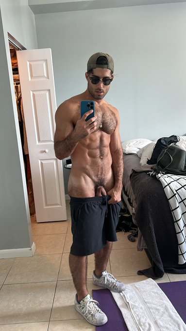 Diego Sans. Pictures and videos from Twitter.