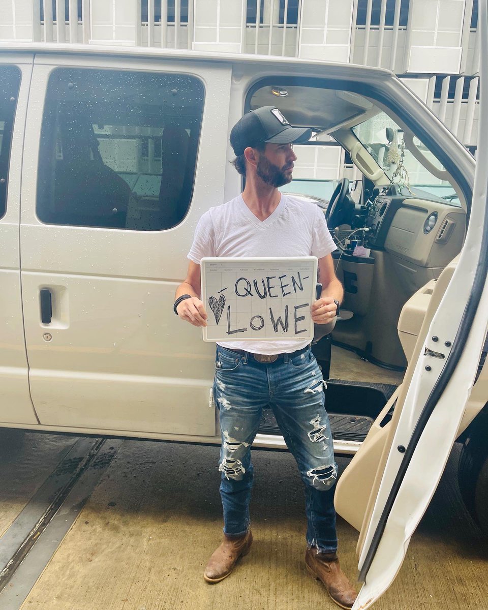 samlowemusic's tweet photo. When you have to pick the wife up at the airport https://t.co/vZgnnLPHzl