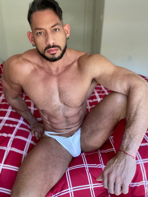 I like Red ??

#sexy #gay #gaymen #gaypride #pridemonth #pride? #pride2022? #pride?? #sexyman https://t