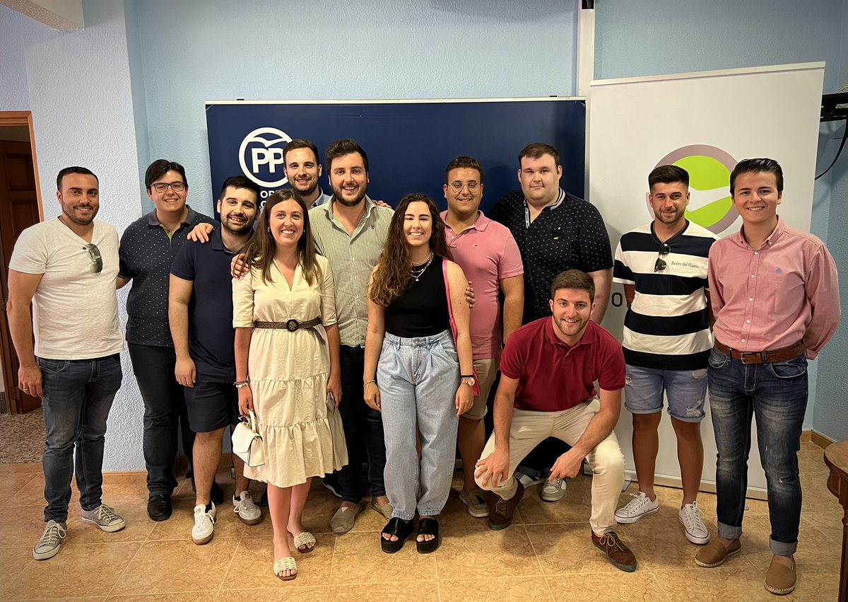 📝 Hoy, papel y boli en mano, hemos estado con nuestros compañeros de #TorrePacheco repasando las actividades y coordinando iniciativas para las próximas fechas.

¡Gracias <a href="/NNGGTPacheco/">NNGG Torre Pacheco</a>! 🚀💙