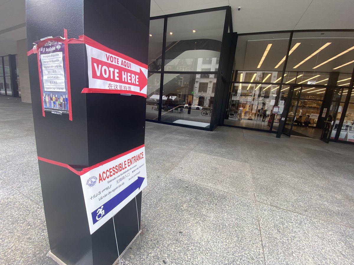 digiphile's tweet photo. I cycled down to the new MLK Library in DC to learn more about what the #19Represents at the @19thnews’ first in-person event. 
@SecCardona says Title IX means access &amp; opportunity for students: education, free from sex discrimination. 

@DCPL aspires to offer open access to all. https://t.co/ssQqfsEfBy