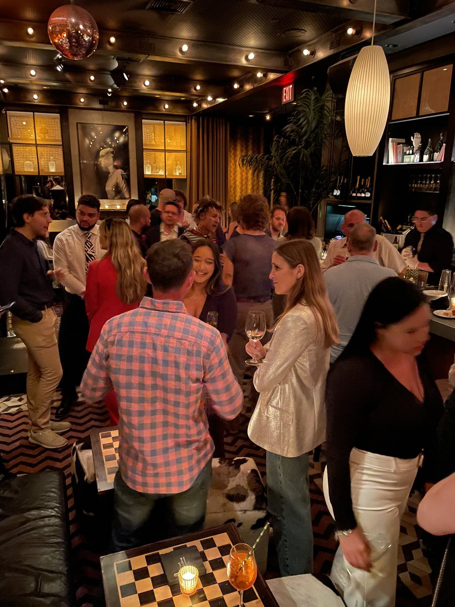 SoundRoyalties's tweet photo. New York Songwriter Week is in full effect! 🗽🎼 We had a terrific evening on Tuesday bringing together our network of music industry professionals! Thanks to all who came out! #SoundRoyalties #MusicIndustry #MusicProfessionals #A2IMIndieWeek #SongwriterWeek #NYCMusicMonth https://t.co/0o0Vf5vCVx