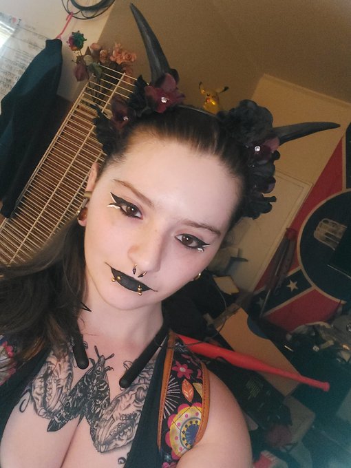 It's been a second since I've done my face. Who wants to buy me dinner? 😘 https://t.co/zk2Cza9P1q<a href="/tag/furry"class="tags"><span>#furry</span></a><a href="/tag/yiff"class="tags"><span>#yiff</span></a><a href="/tag/fursuit"class="tags"><span>#fursuit</span></a><a href="/tag/onlyfans"class="tags"><span>#onlyfans</span></a><a href="/tag/mursuit"class="tags"><span>#mursuit</span></a>