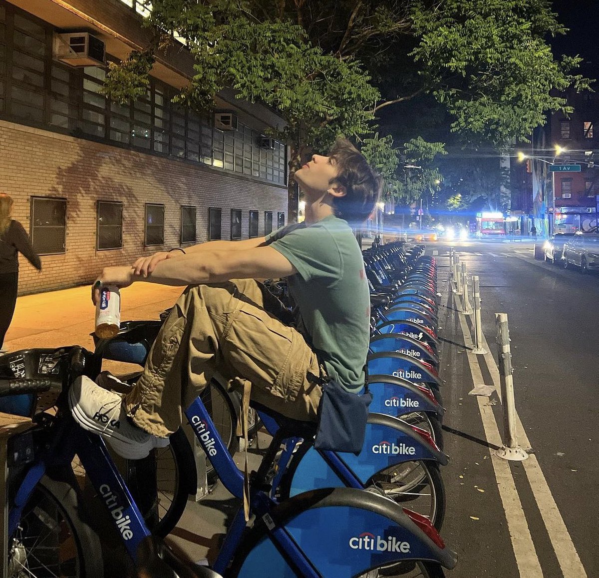 ModelTypeAiden's tweet image. let me ride…🚲