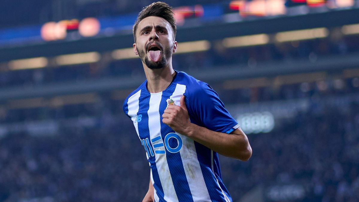 GunnerStuff's tweet photo. Fábio Vieira has passed his medical ahead of his move to Arsenal. Deal signed until 2027. Arsenal to announce soon. 

(Source: @FabrizioRomano) https://t.co/56oK0tUkst