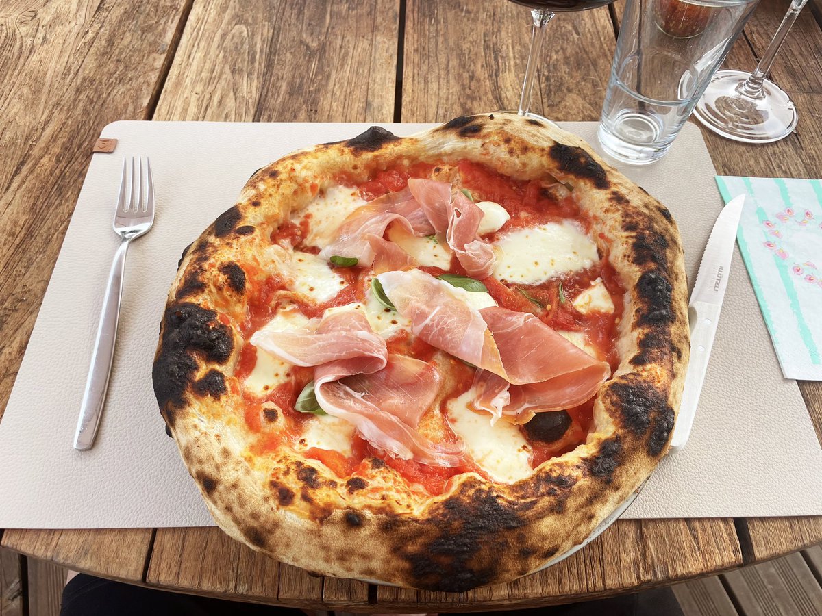 DadQrusu's tweet photo. Wenn Du am #redbull #itemmania für @ScytheofSeraph votest koche ich #pizza https://t.co/FMute32KFW https://t.co/K6rAAe3t2v