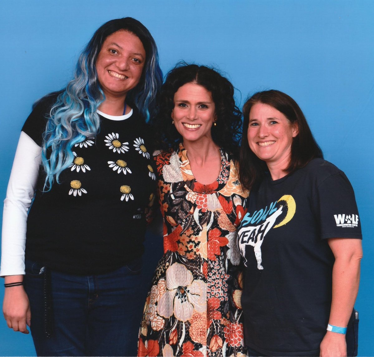 dgray3994's tweet photo. One last #smilefriday! In this one you can see the beautiful cheeses of me, @phoenixfire2912 and #melissaponzio! Happy Friday, all!
#howlercon #howlerreunion2022 #grayphoenixphotography #grayphoenix #keepsmiling https://t.co/qKsZIJyKPk