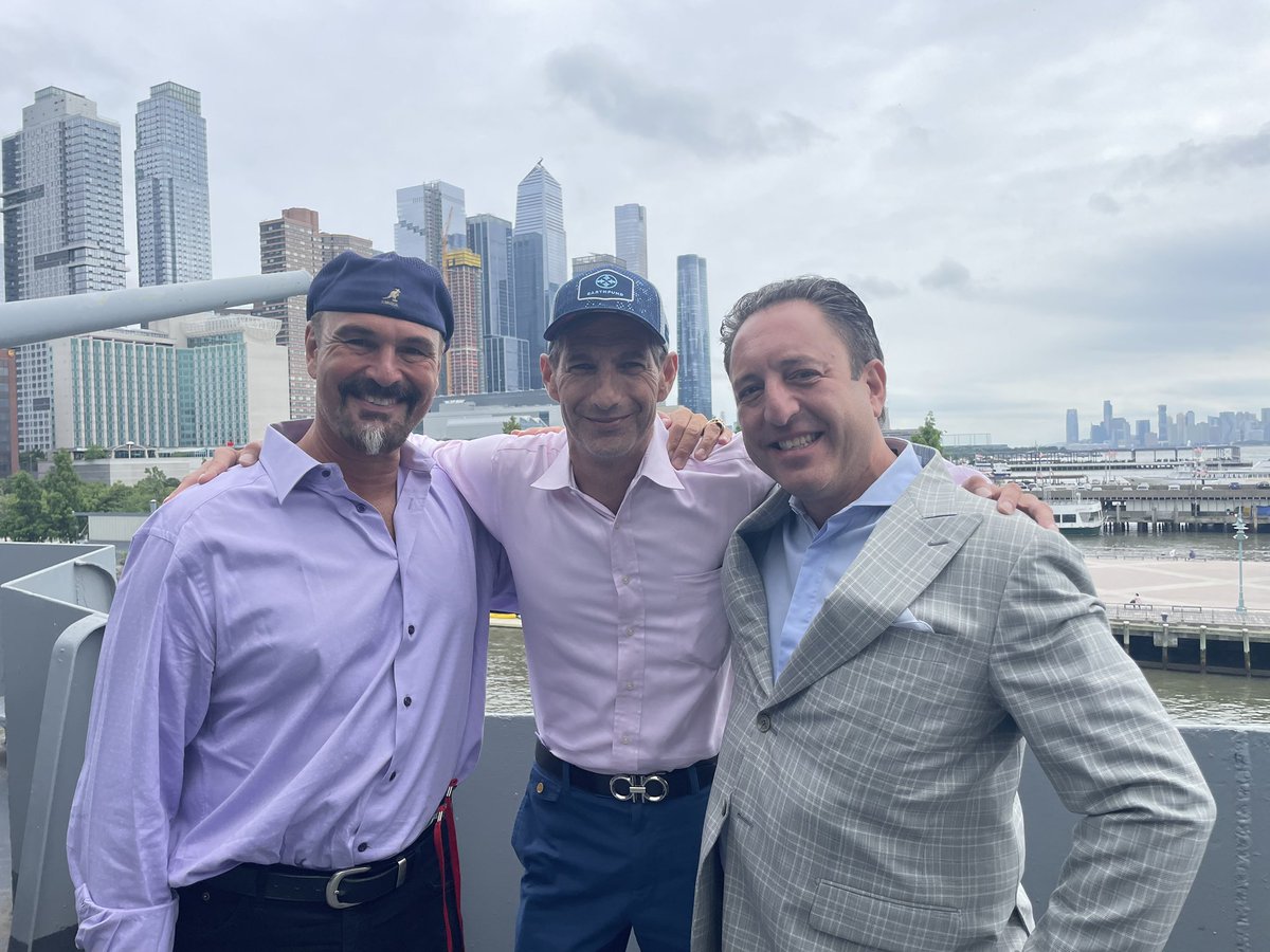 TheZombieNFT's tweet photo. It was a great couple of days @BattleFinData for the #zombies   So good to see @MXLESQ @jonnajarian and @realmbweinberg chopping it up. Pretty sure they were talking about the upcoming zombie #NFTdrop https://t.co/NsBpUy4ilZ