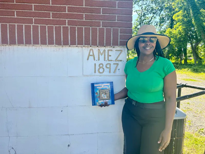 947TheBlock's tweet photo. #JUNETEENTH: Meet Janise LaBoard, who is helping preserve a historic, free Black community on #StatenIsland; 1010 WINS/WCBS 880's @emily_nadal reports: https://t.co/FZrLFxni8g #SandyGround https://t.co/AN34zcl4bT