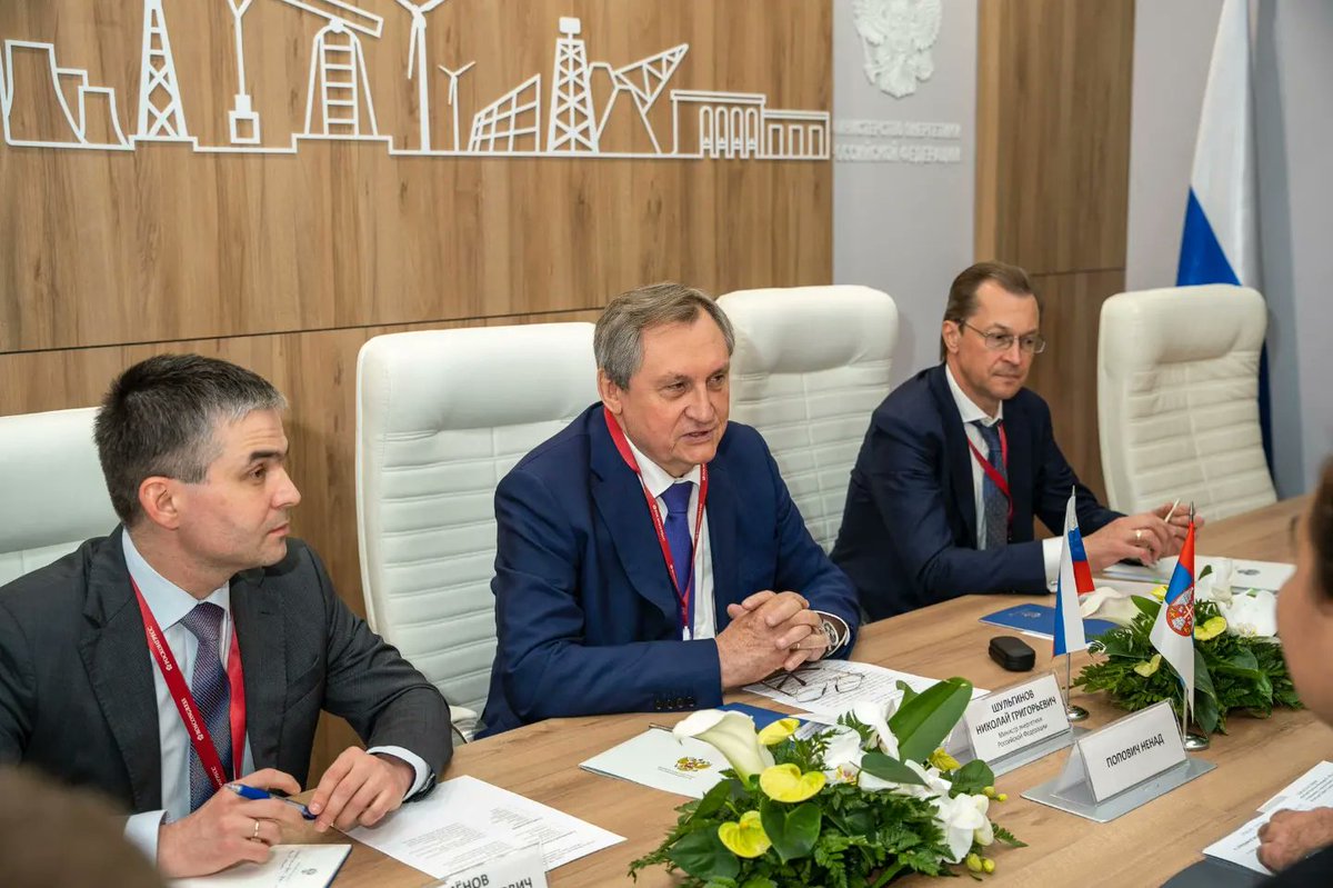npopovicSNP's tweet photo. Састанак са Николајем Шуљгиновим, министром енергетике Русије.
Председници @avucic и Владимир Путин постигли су договор о потписивању уговора о снабдевању гасом по изузетно повољним условима, пружајући на тај начин снажну подршку развоју стратешке сарадње 🇷🇸 и 🇷🇺.
#SPIEF2022 https://t.co/p51x4QXFE8