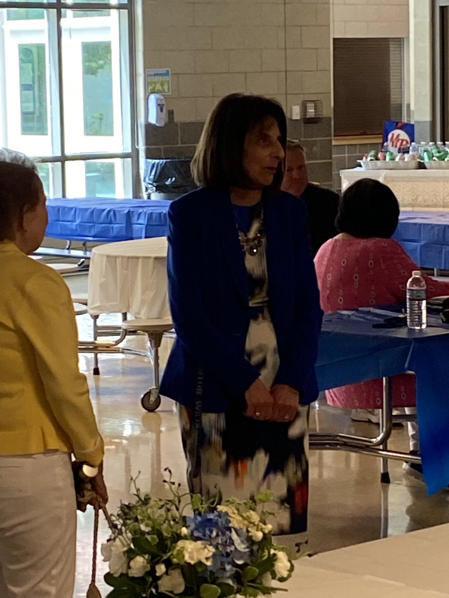 SuperWPS's tweet photo. After 48 years of service to WPS we say goodbye today to our high school principal Ms. Linda Peters. Thank you Ms. Peters for the love, care and compassion you have shown the 1000’s of students whose lives you have made a difference in. #Workhardbekind! https://t.co/dhzPhaxgRO