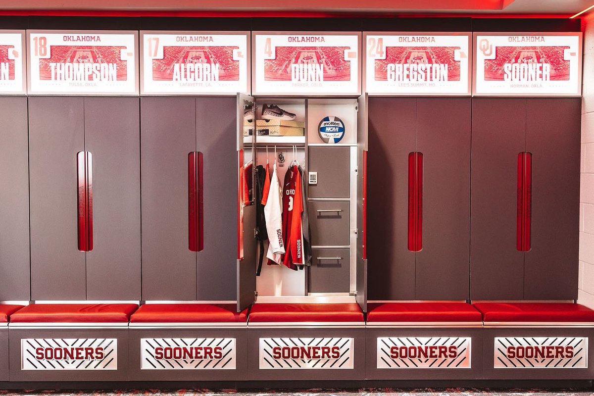 OU_Volleyball's tweet photo. Brought the 𝘩𝘦𝘢𝘵 🔥 https://t.co/Zbpiu23eVn
