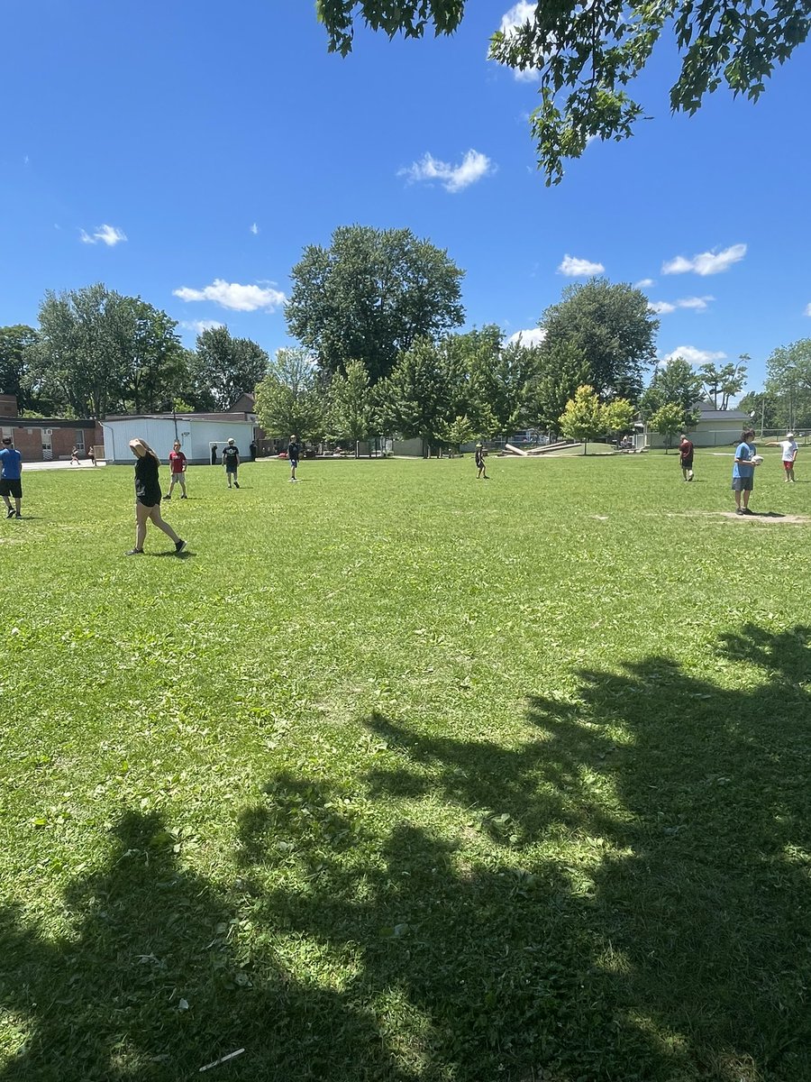 Today was a great day for a friendly game of soccer baseball against the grade 7s! ☀️⚽️