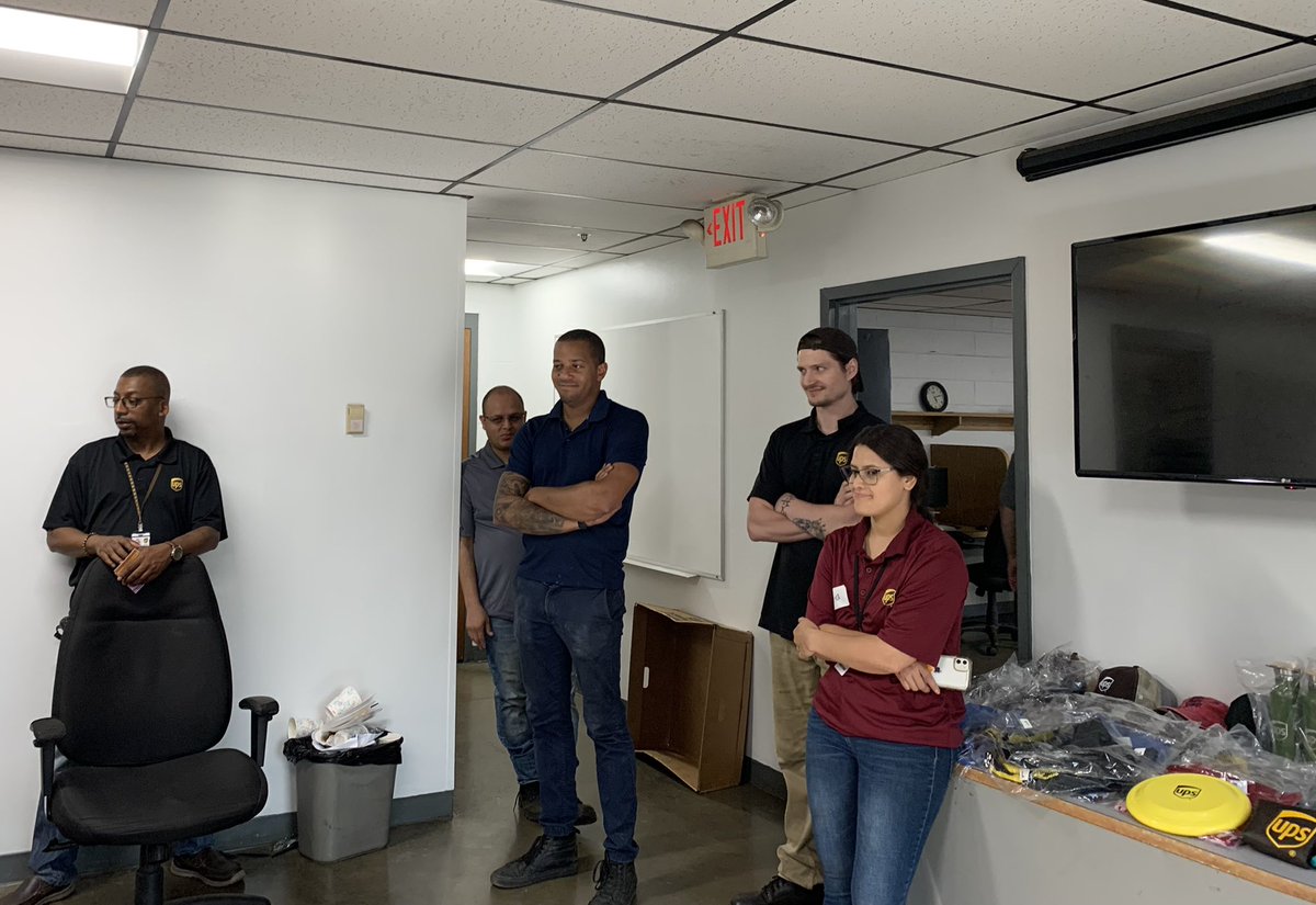 Amanda Alvarez tweet media