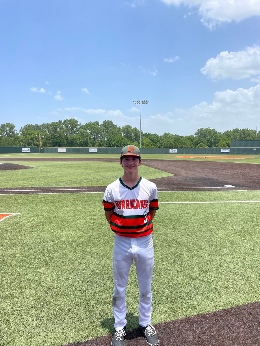 FiveToolTexas's tweet photo. #NTXShowdown F: @2024Hurricanes 8, Rowlett Regulators 4
PoG: @ZaneZ_2024 2-3, 3 RBI https://t.co/IB1KPHvzK7